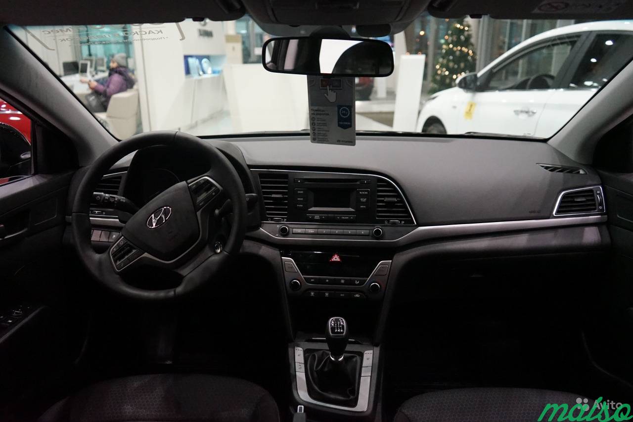 Hyundai Elantra 1.6 МТ, 2018, седан в Санкт-Петербурге. Фото 10